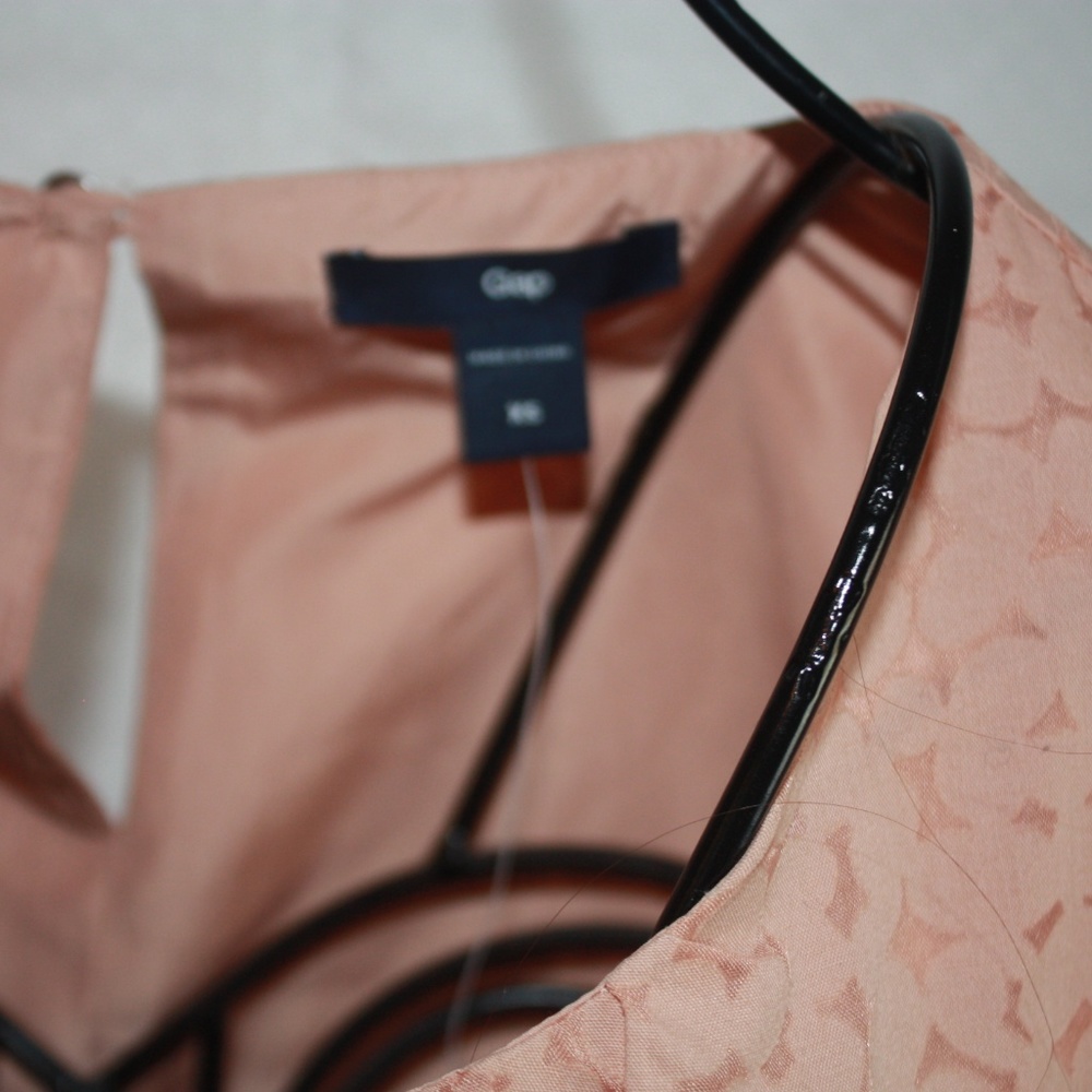 GAP Ruffle Hem Shift Dress - Picture 3 of 4